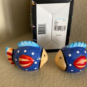 Fish salt and pepper shakers .